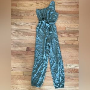 American Eagle Size XS green romper